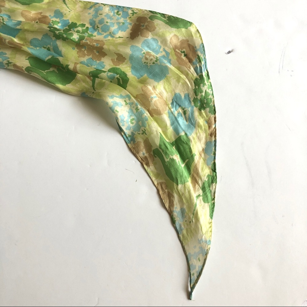 Women’s scarf - Picture 3 of 3